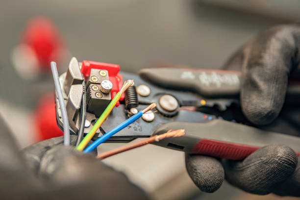 Best 24-Hour Electrician  in Oakland, OR